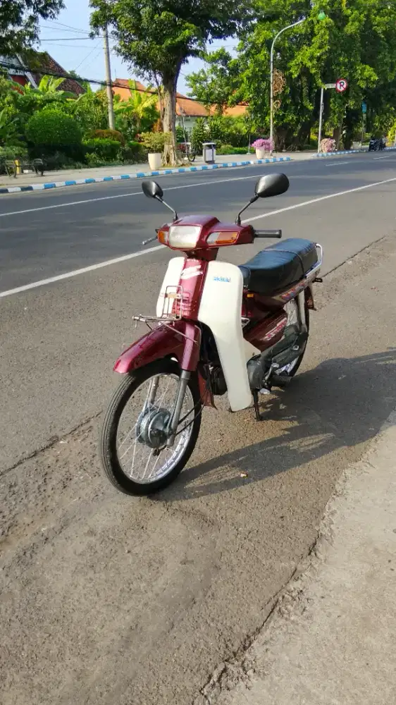 Honda Astrea Grand Bulus Warna Merah