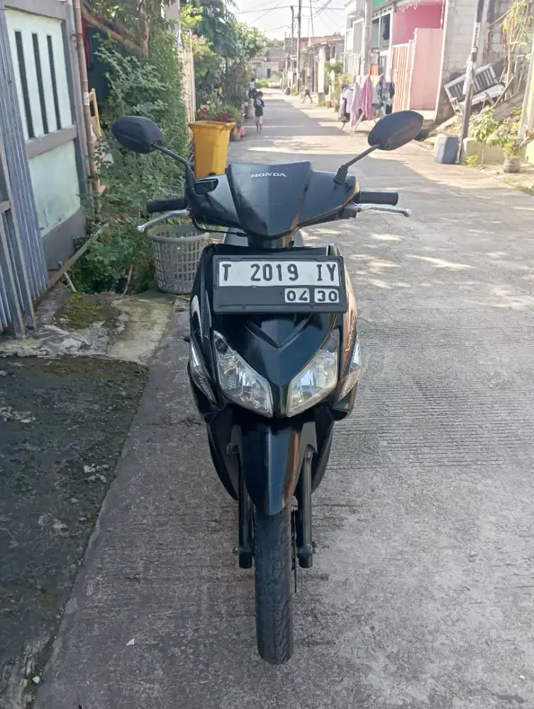 Vario karbu 2009 warna hitam