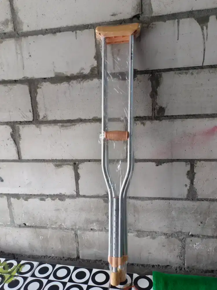 Tongkat ketiak merk onehealth