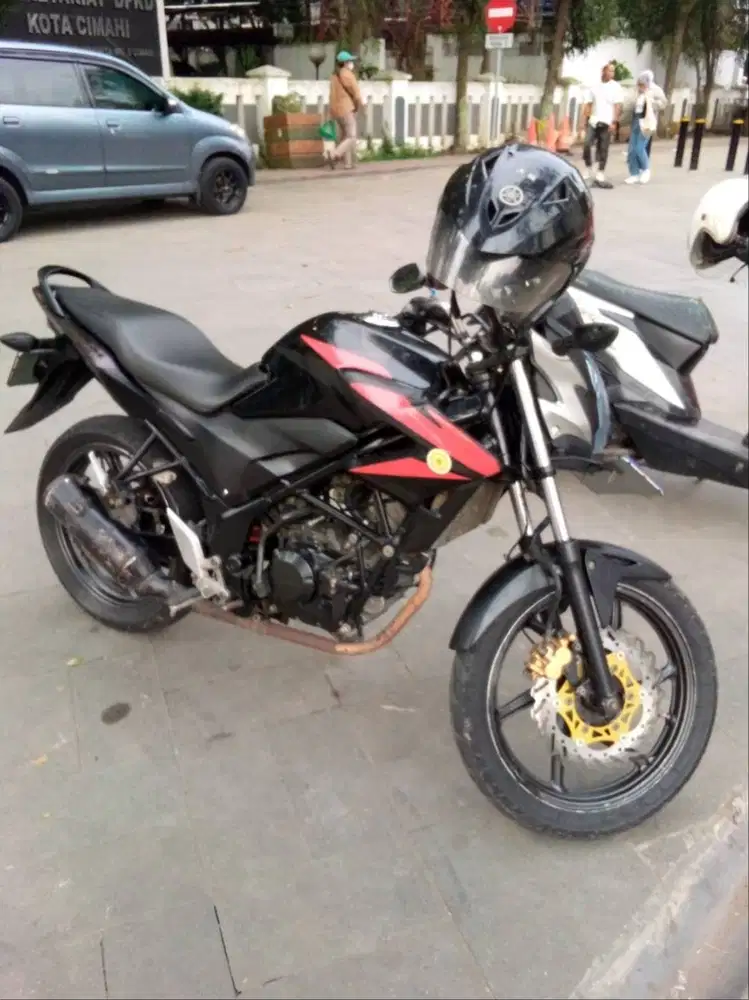 Dijual Honda CB150R OLD tahun 2014 kondisi terawat