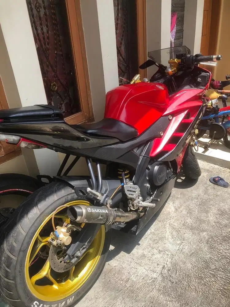 Jual yamaha R15 V2 tahun 2015 merah