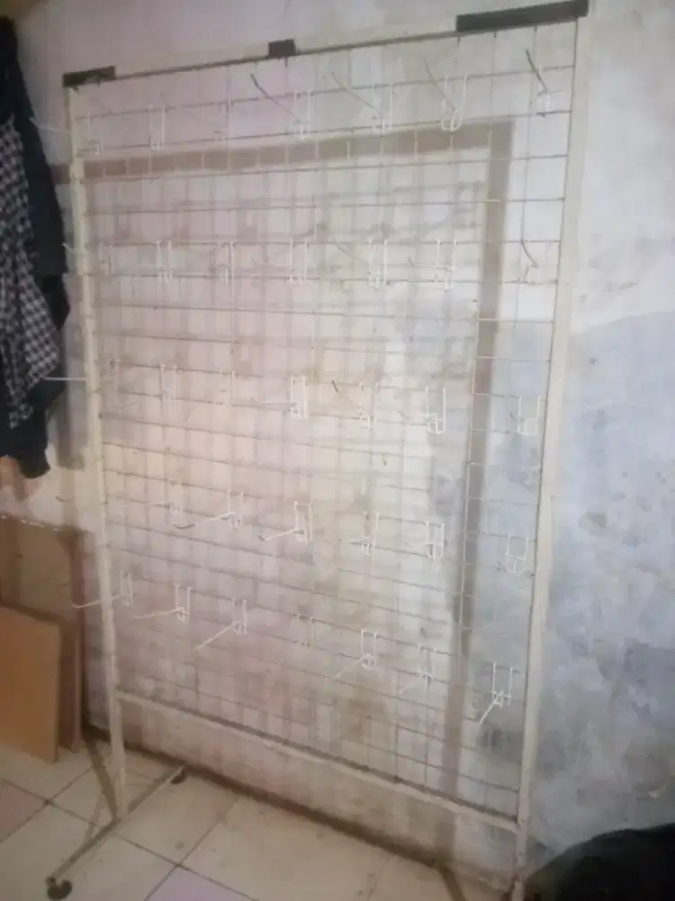 Tempat Gantungan Aksesoris