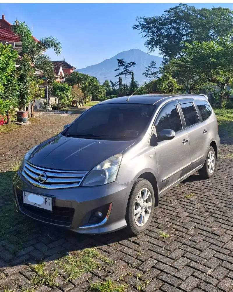 Grand Livina 2013 XV Ultimate Matic Bensin - Abu Abu