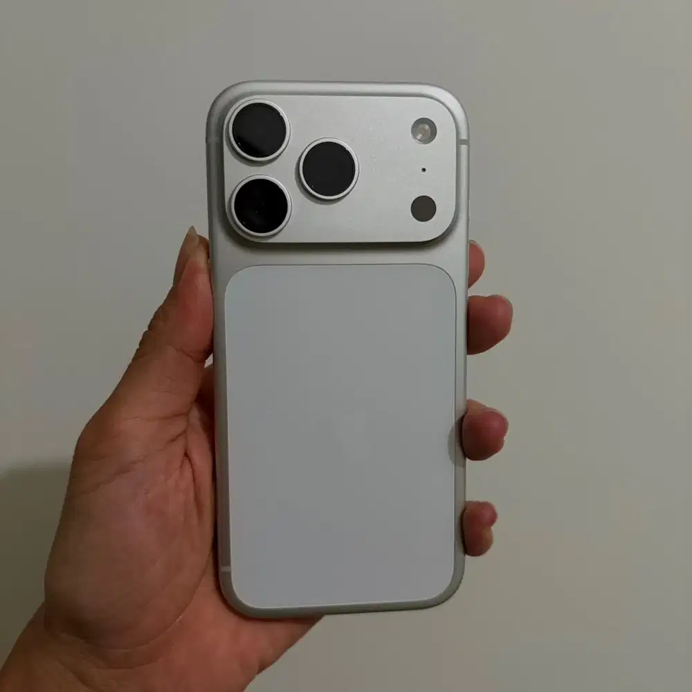 iPhone 17 Pro 256GB Silver Resmi BLIBLI Mulus Like New