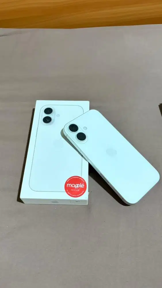 For Sale iPhone 17 Basic White 256 GB