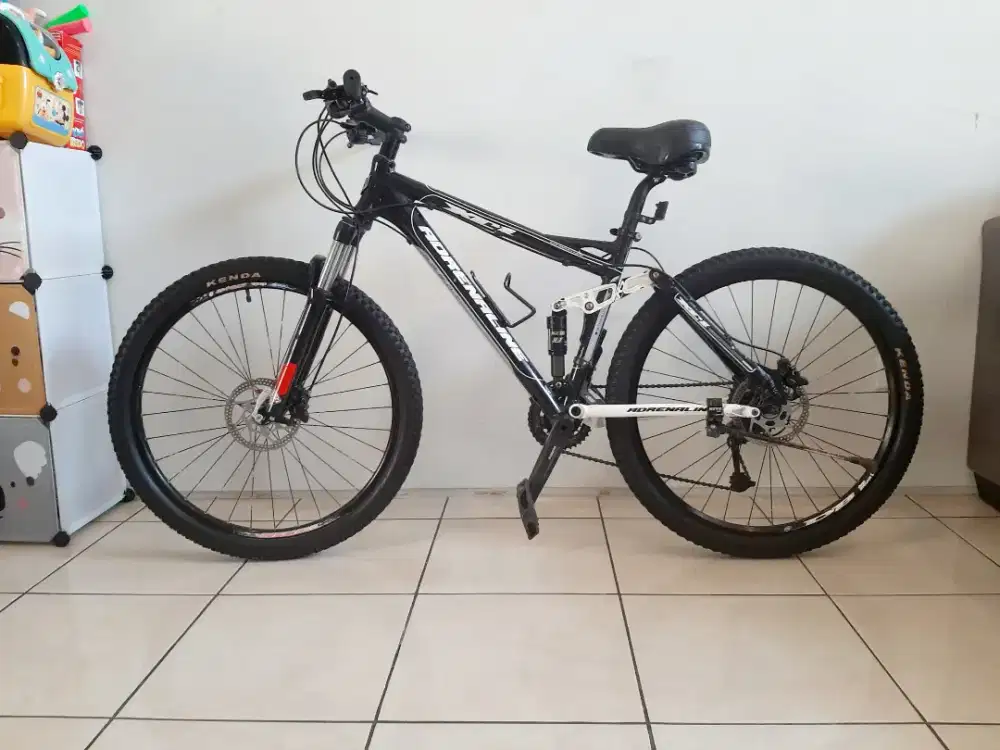 Sepeda Adrenaline