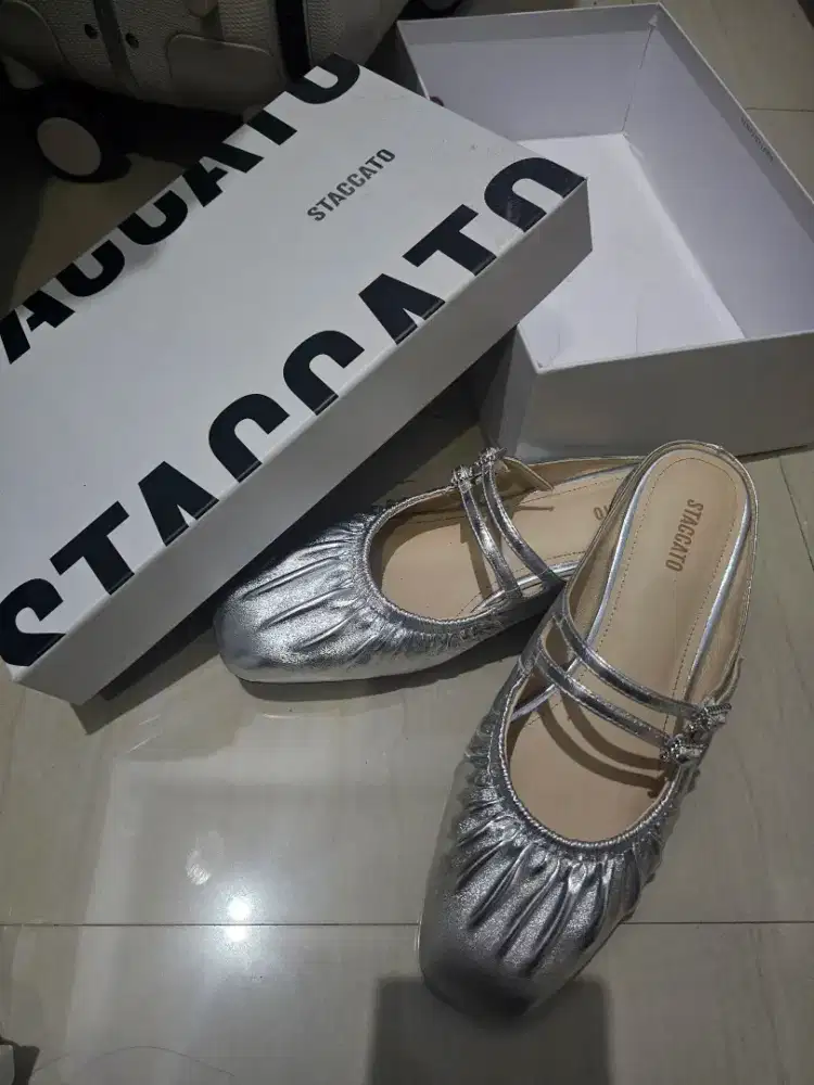 Sepatu staccato uk 38