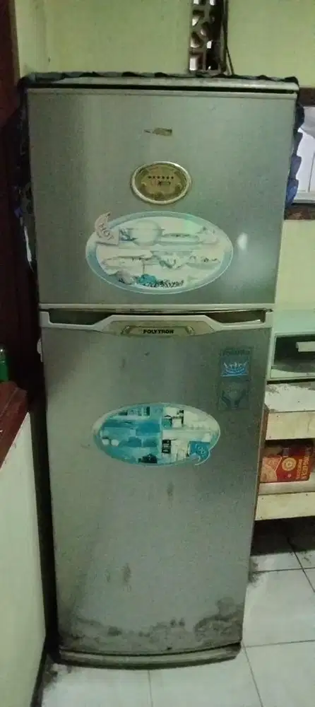 Kulkas polytron type hot and cold 2 pintu