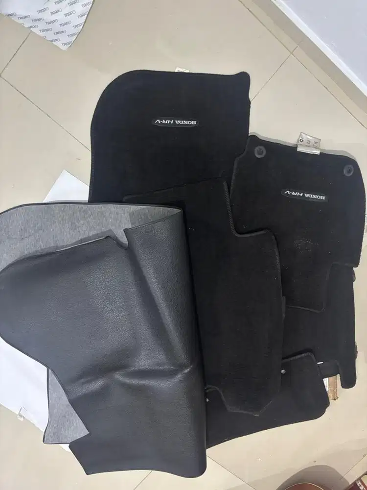 Karpet dalam bawaan Honda HRV