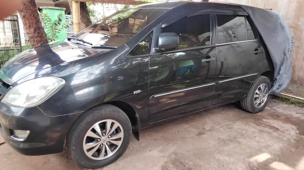 Toyota Kijang Innova 2005 Bensin