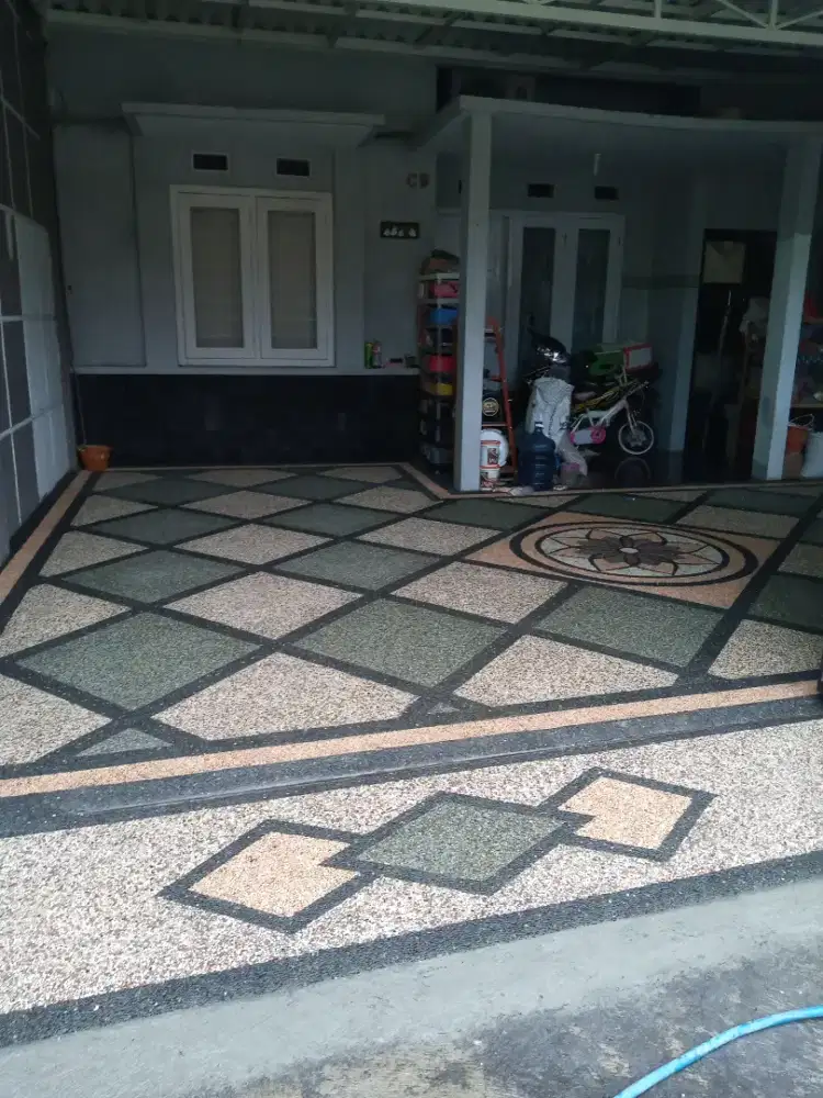 Tukang batu sikat