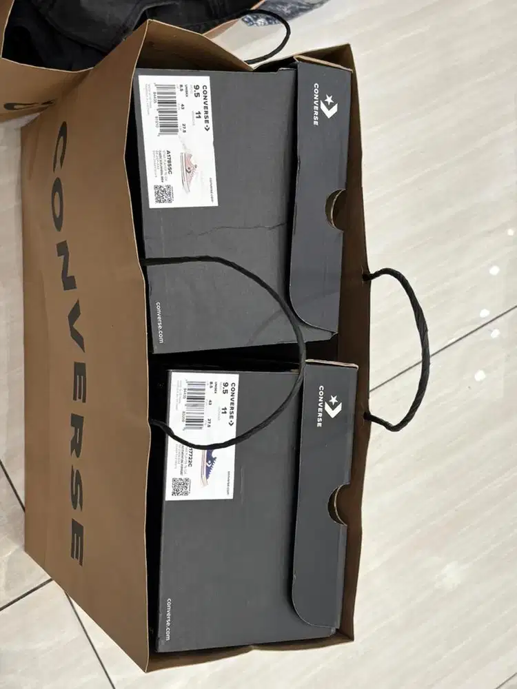 Jual sepatu convers ori size 43