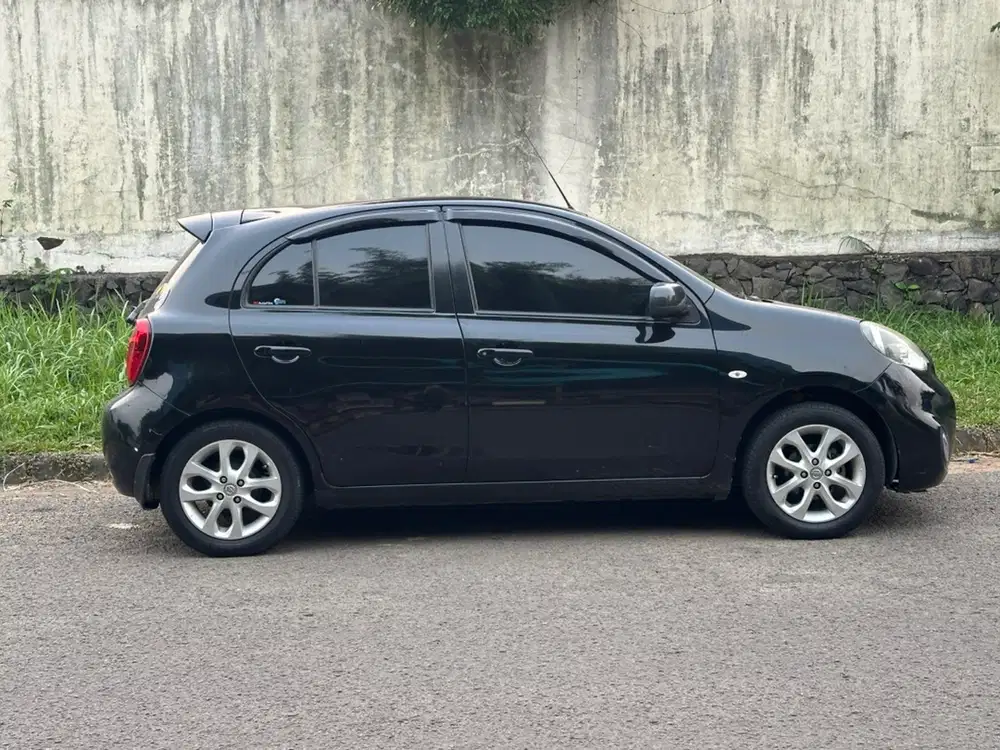 Nissan March 2012 Bensin