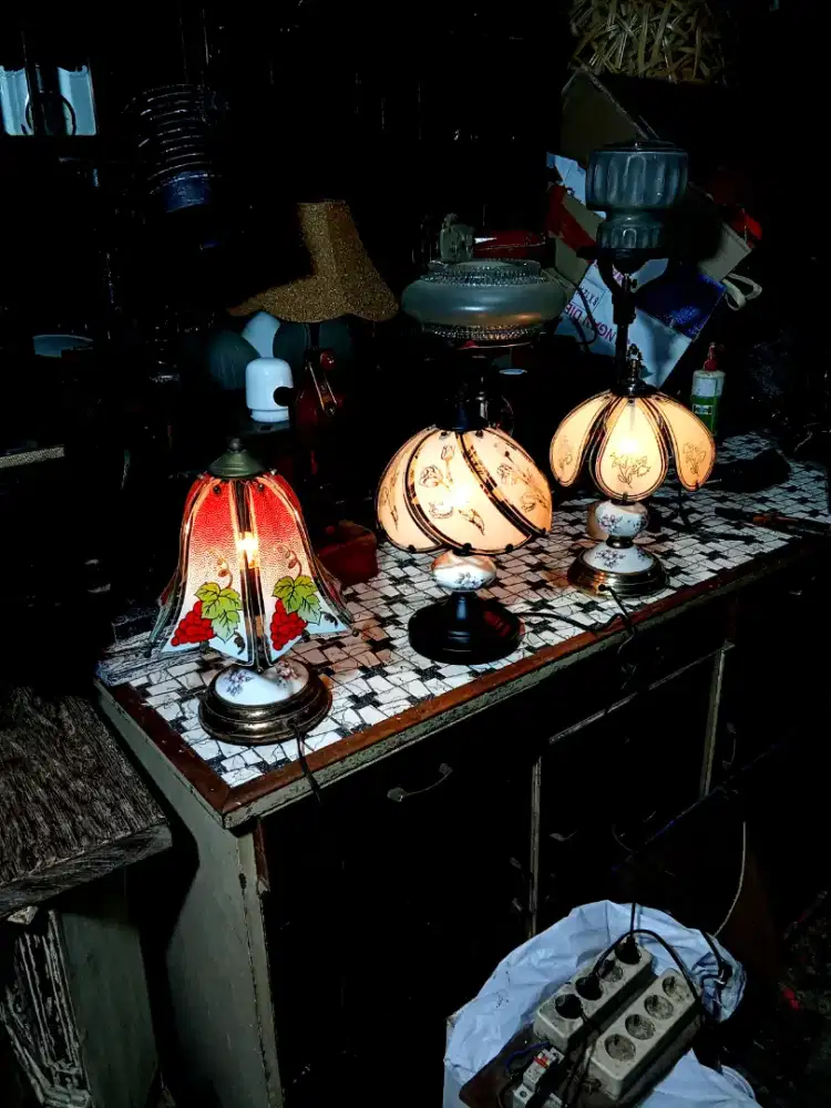 Lampu meja/lampu tidur antik jadul