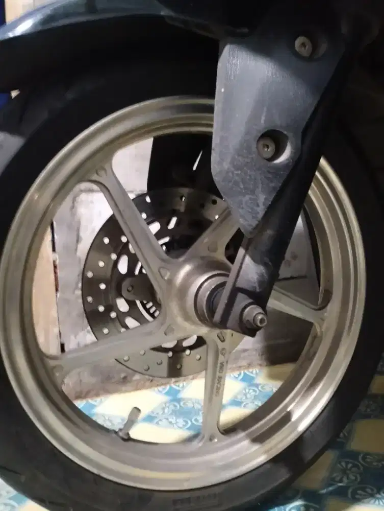 Velg Aerok VND AK55 Ring 14 + Ban