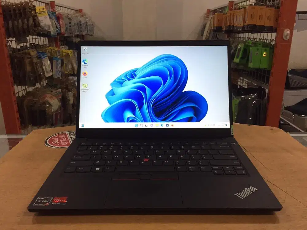 Lenovo ThinkPad E14 G3 Amd Ryzen 7 5700U Ram 16GB SSD 256GB SlimMulus