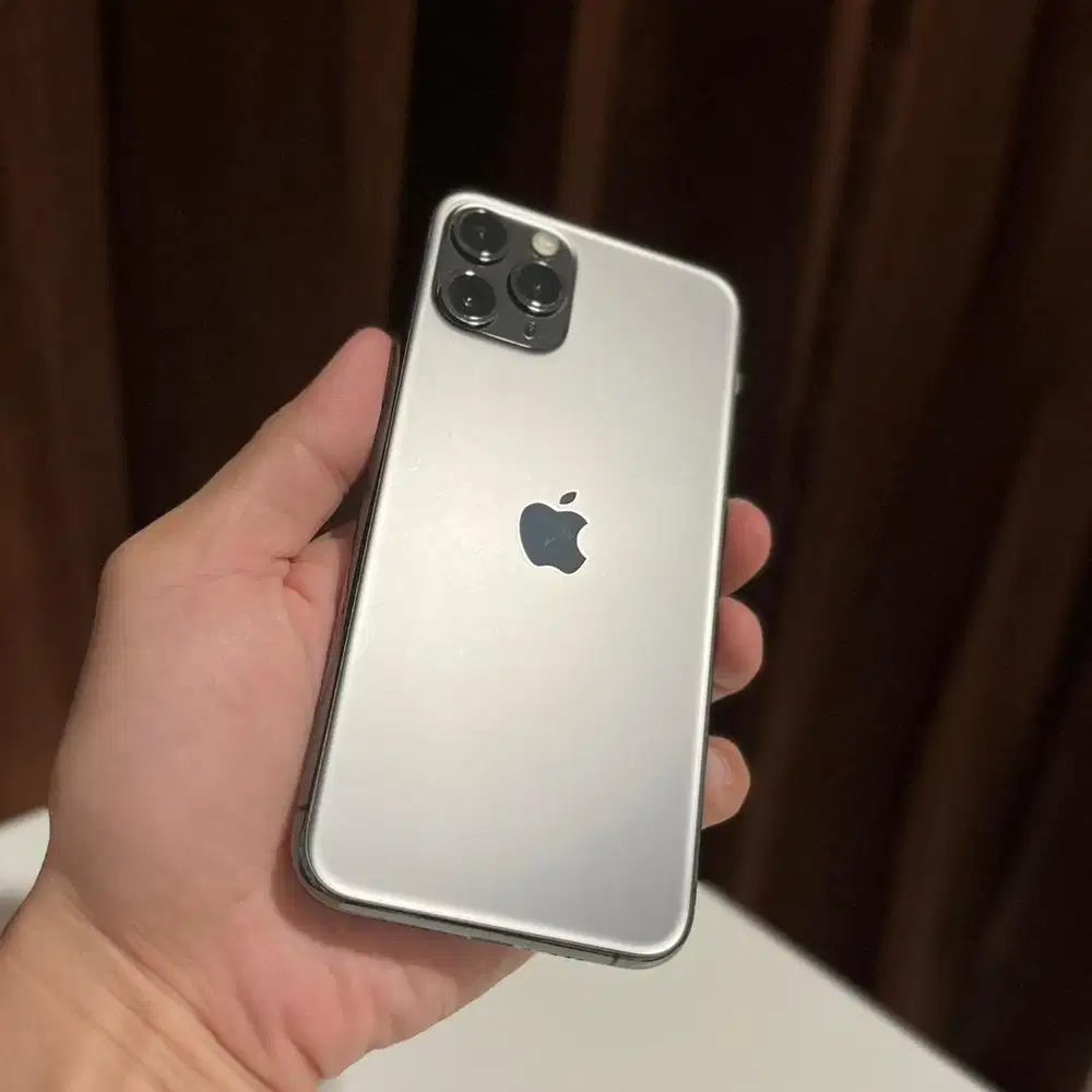 FOR SALE iPhone 11 Pro 64GB Space Gray