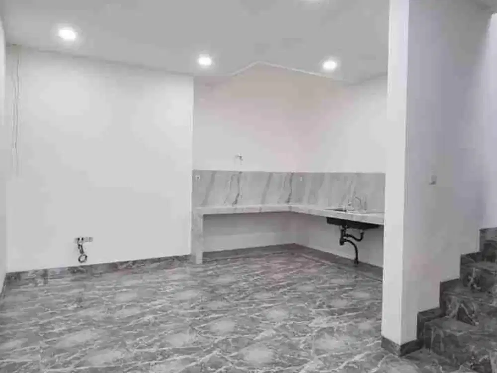 sewa rumah bangunan baru minimalis taman Surya 5 Pegadungan Kalideres