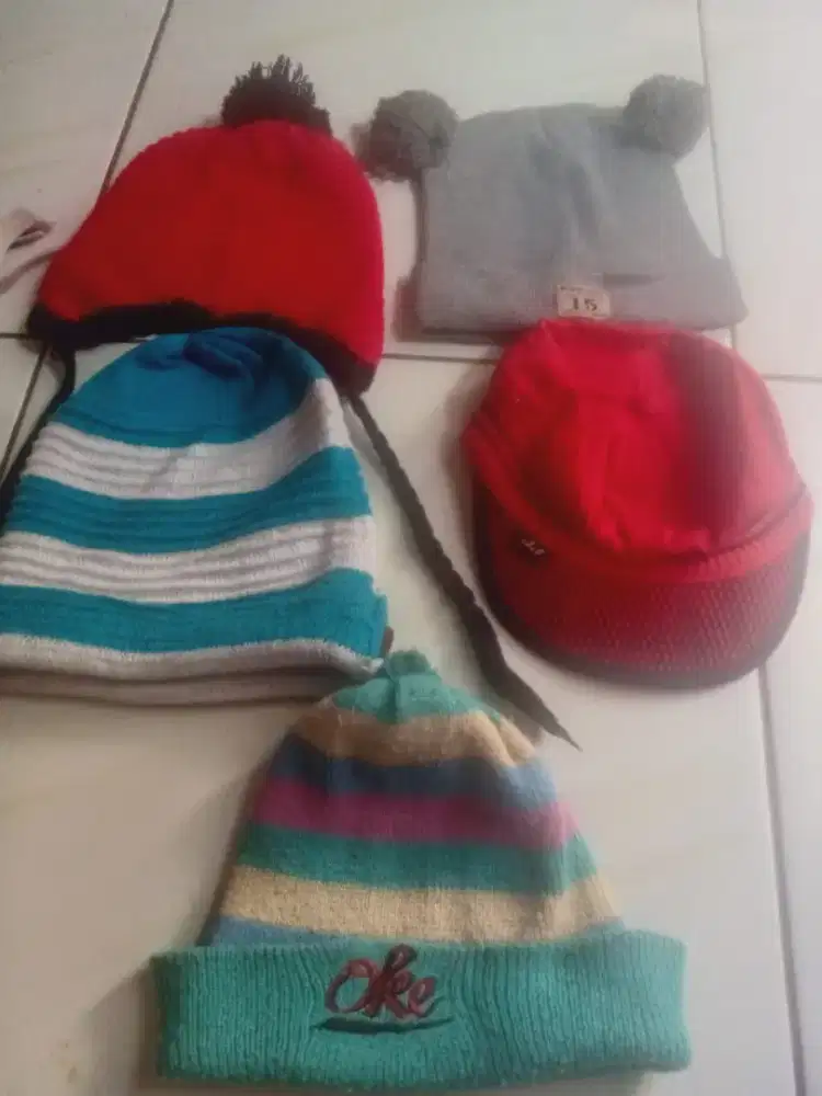 Topi dan kupluk anak masih bagus borong semua