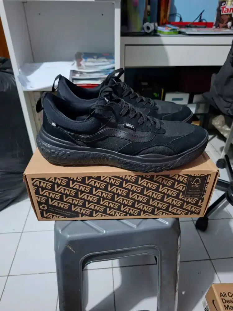 Sepatu Vans Ultrarange Neo VR3 Black Original - Size 47