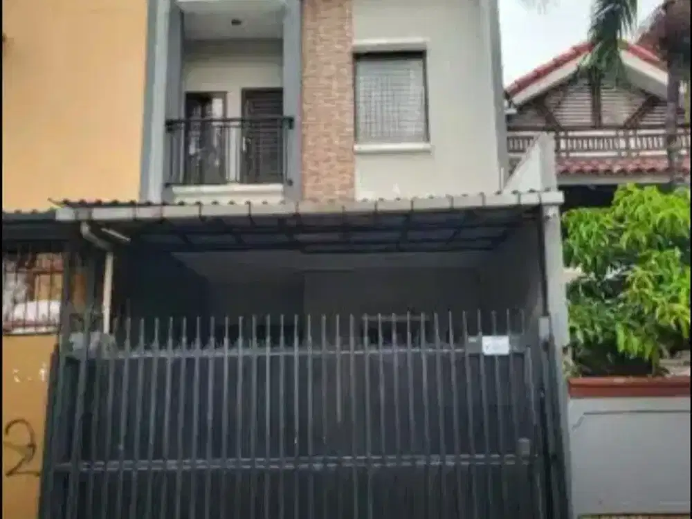 Rumah Full Furnis dengan 2 Lantai di Sunter Jaya, Jakarta Utara  (024)