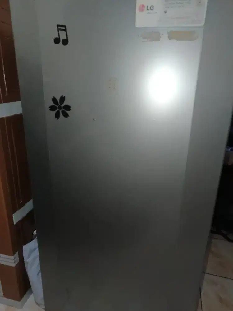 KULKAS 1 PINTU MEREK LG