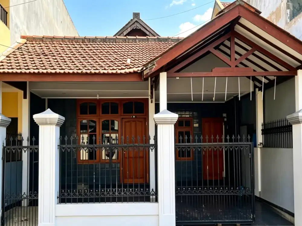 RUMAH LOKASI JALAN BUNGA BUNGA DEKAT MASJID LOWOKWARU MALANG