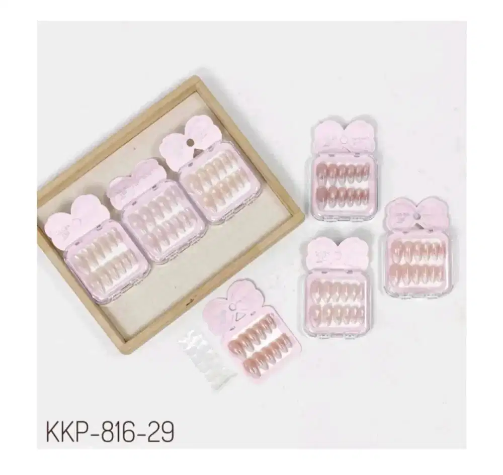Kuku Palsu Nail Art Hard Case Btk Almond Simple Diamond Desain Elegan