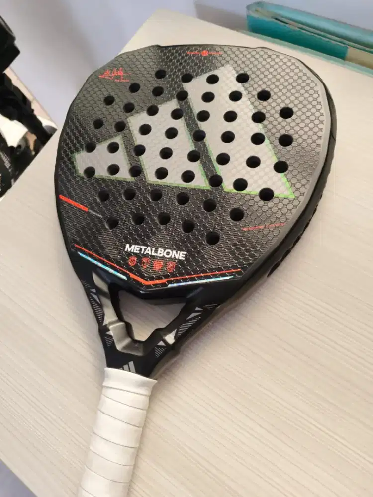 Raket padel adidas metalbone 3.5 2026