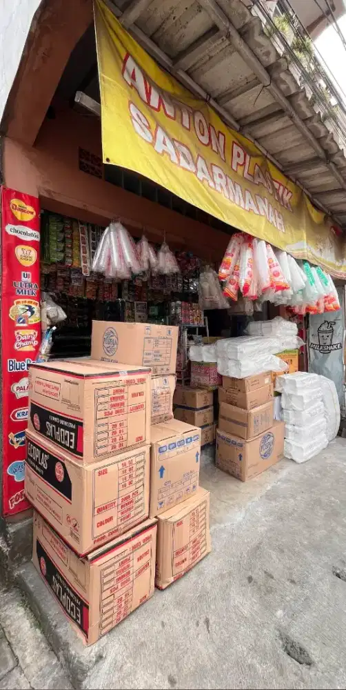Loker Toko plastik khusus perempuan