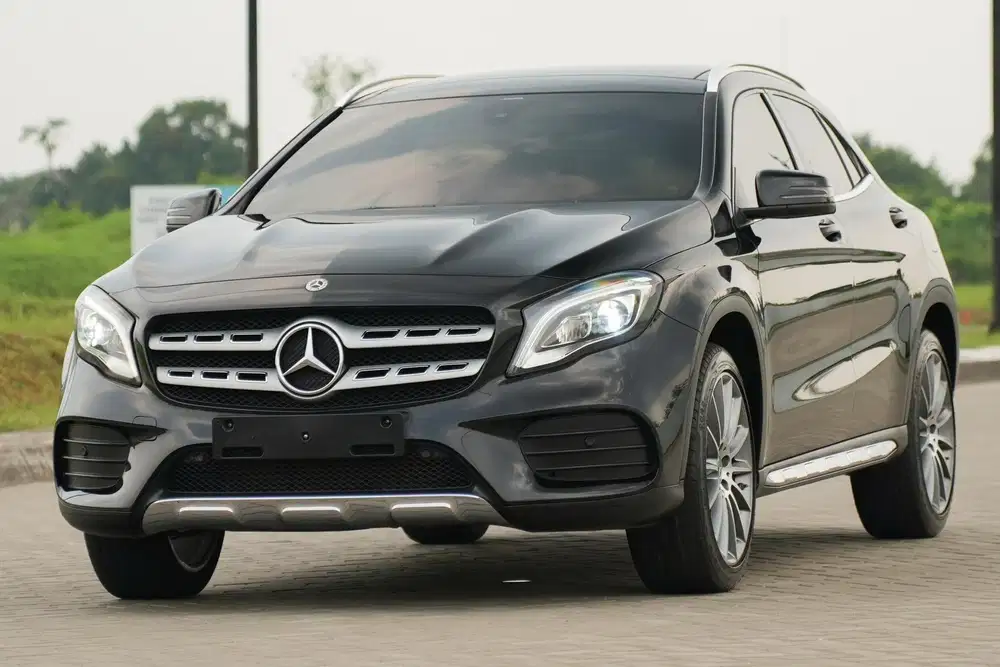Mercedes Benz GLA200 AMG Night 2020 Black Warranty! C200 x1
