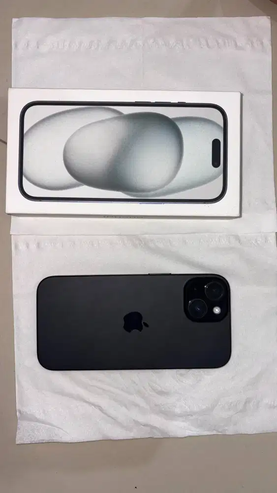iPhone 15 - 128GB iBox Fullset Lengkap Mulus