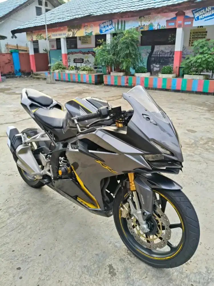DIJUAL HONDA CBR 250 CC KM RENDAH