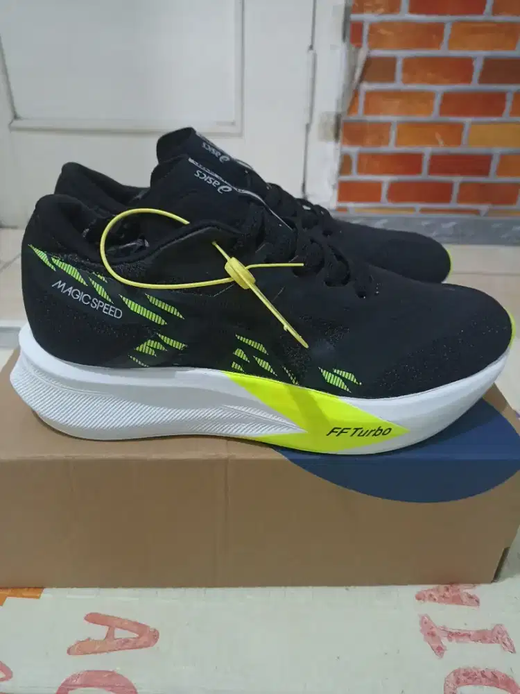 New sepatu olahraga Sz 41,5 (26) Unisex sepatu ringan sol empuk