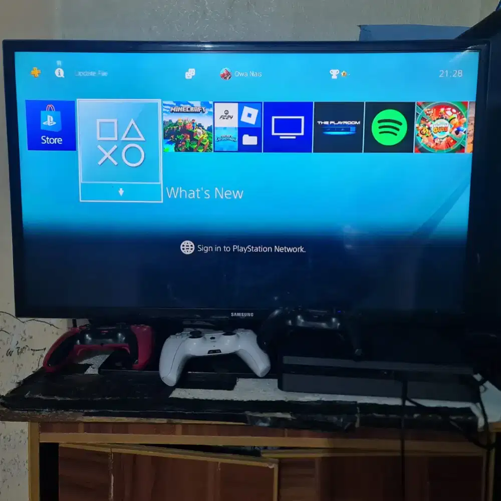 PS4 SLIM 
1TB
ORIGINAL - MURAH - BEKAS