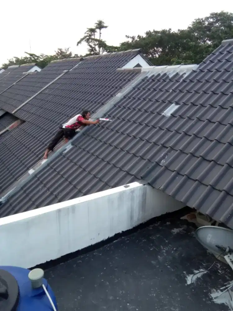 Tukang harian dan borongan