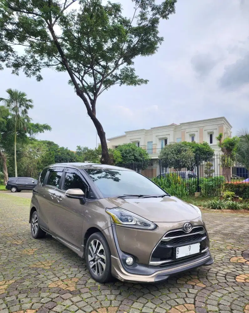 Sienta Q 2017 B ganjil Pjk Jan 2027 Km 95rb Rec Toyota Coklat Met