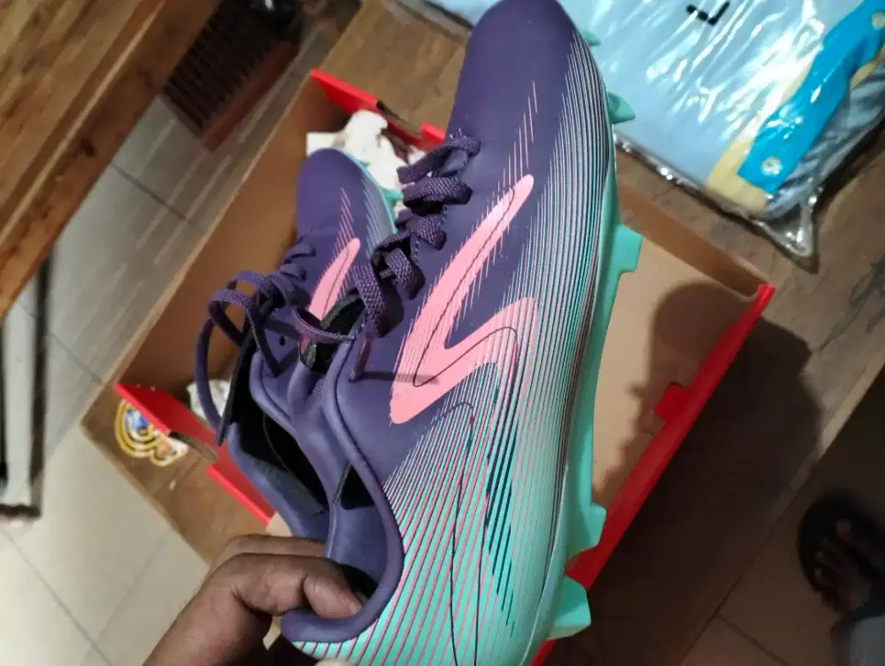 Jual sepatu sepakbola