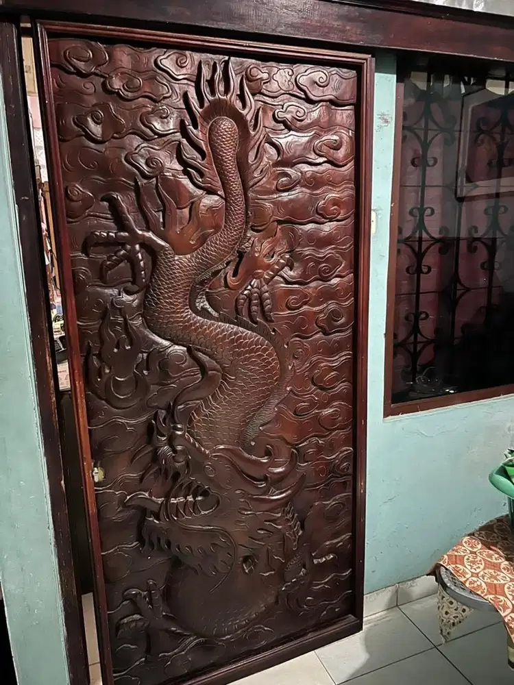 Pintuk Jati Ukir Naga, pintu geser