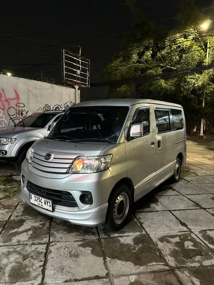 Daihatsu Luxio 2017 Bensin