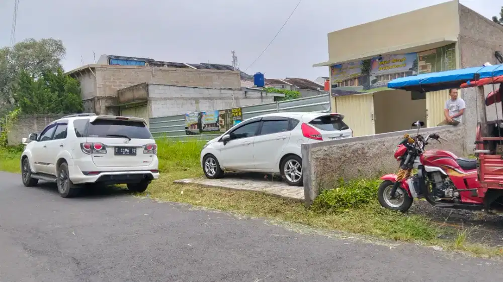 RUKO depan SEKOLAHAN