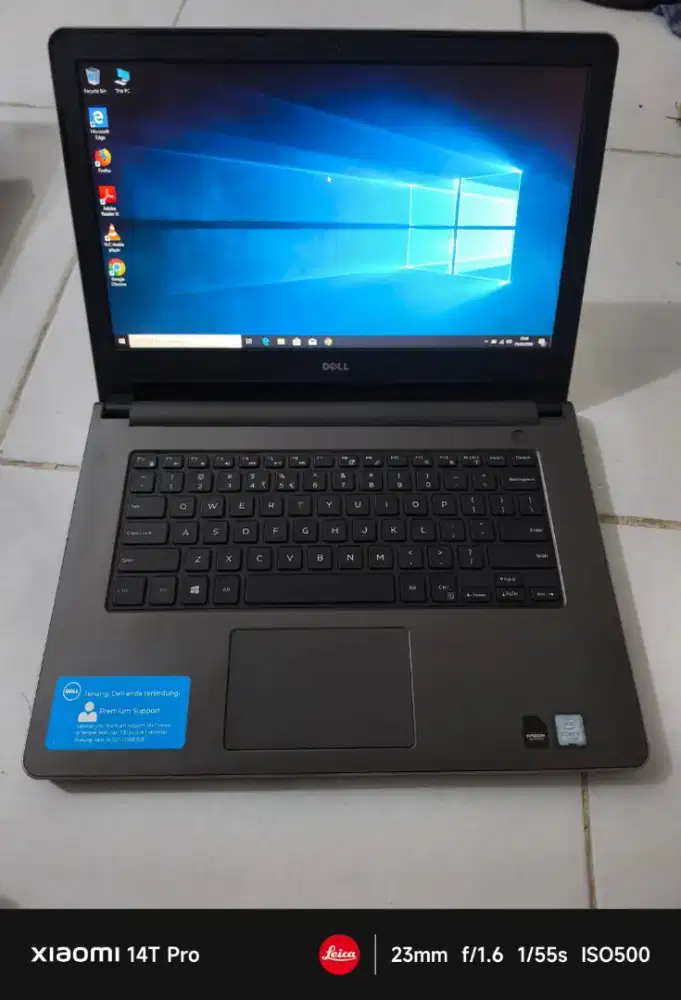 Dell core i5 -6300U 8gb DDR4 SSD 256gb dual vga amd 2gb