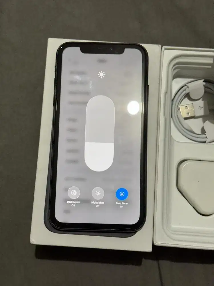 Iphone 11 Black 128GB Mulus Lengkap Terdaftar