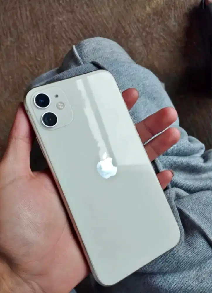 Iphone 11 ibox PAA 128 like new