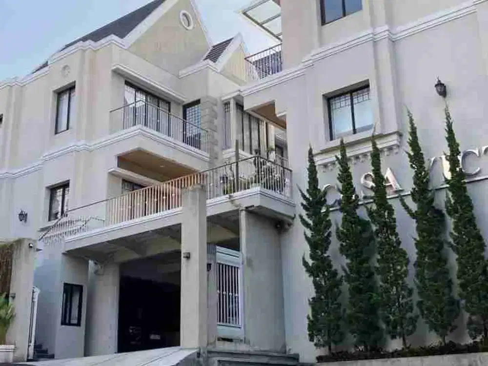 Rumah Kastil FULL FURNISHED di Setraduta Pasteur Bandung Luas Bangunan 225 hanya 2,7 Milyar✨