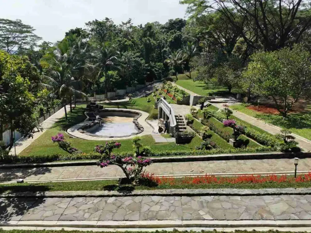 di jual dikontrakan rumah mewah di Sentul city siap huni fullfurnished