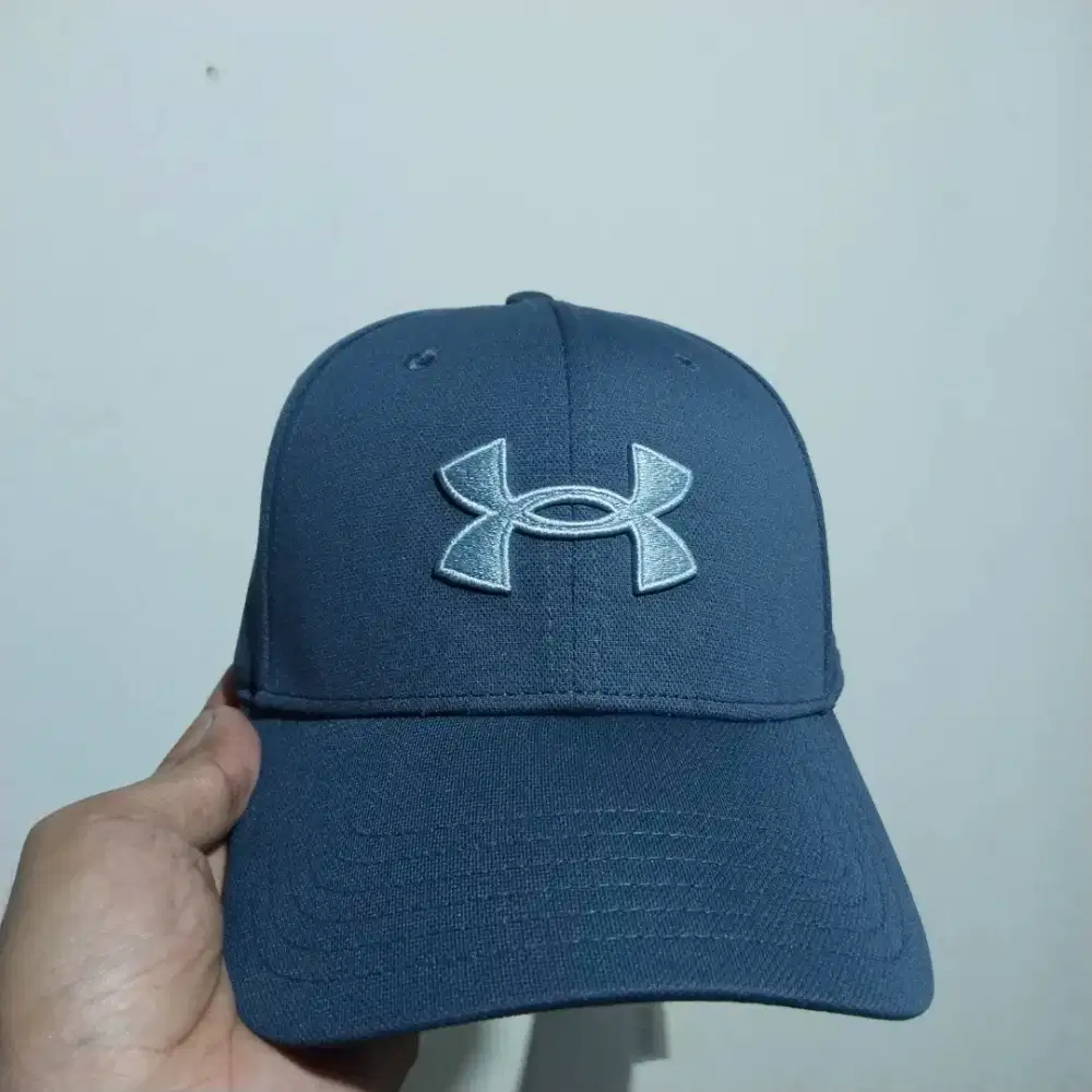 Topi under armour