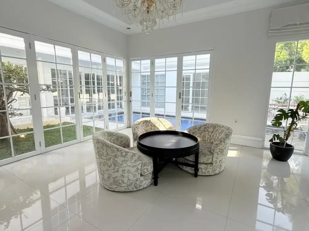 Rumah Lux Cantik Eropa Klasik di Tatar Rambut Kasih KBP