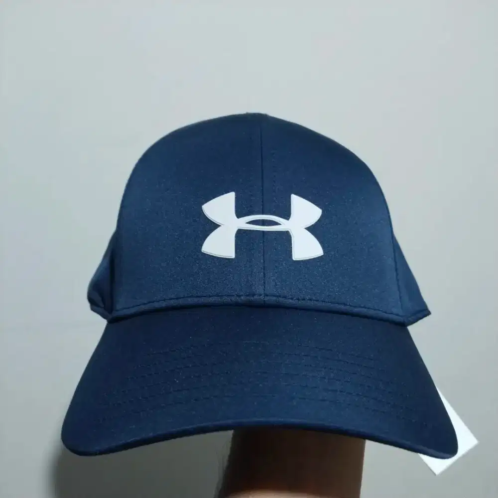 Topi under armour