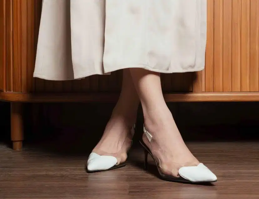 Sepatu casual warna putih
